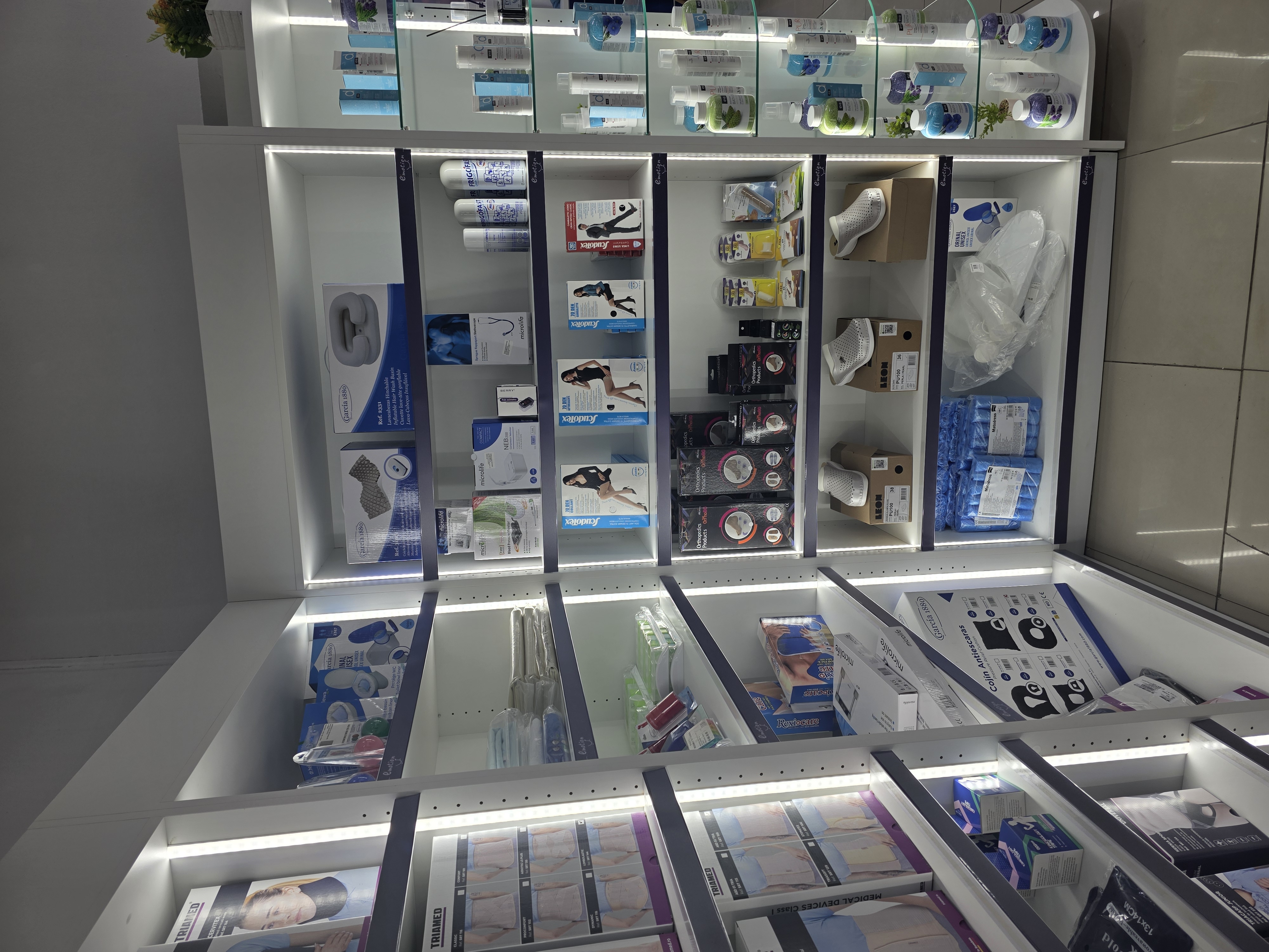 Interior magazin tehnică medicală